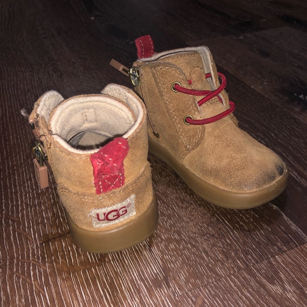 Ugg boots size 2/3